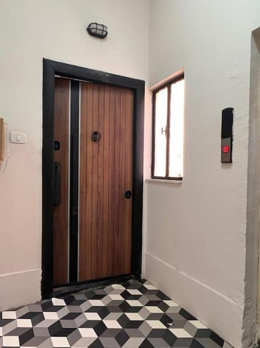 2 Bedroom In The Center Of Apartment