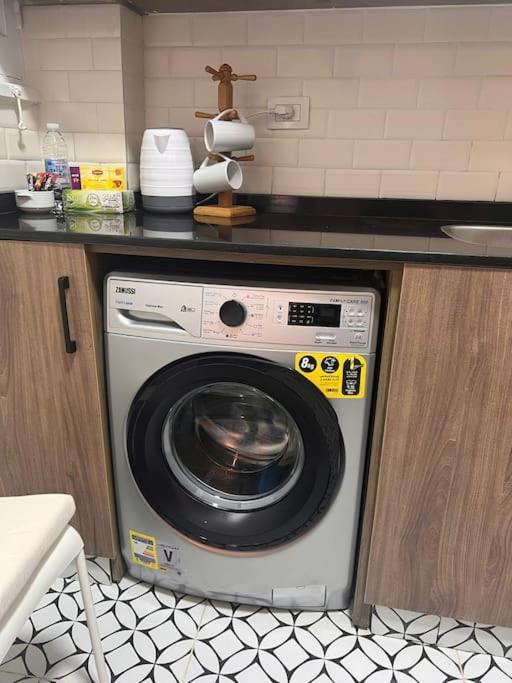 2 Bedroom In The Center Of Apartment *