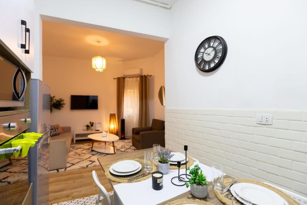 2 Bedroom In The Center Of Apartment