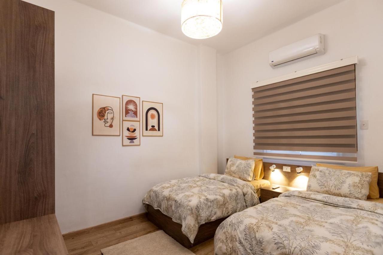 2 Bedroom In The Center Of *